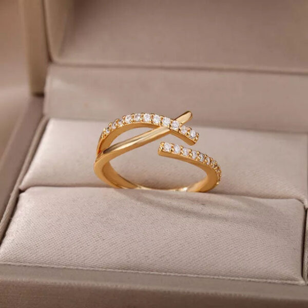 Køb Unique Zirkonia Ring 18K Guldbelagt billigt online tilbud