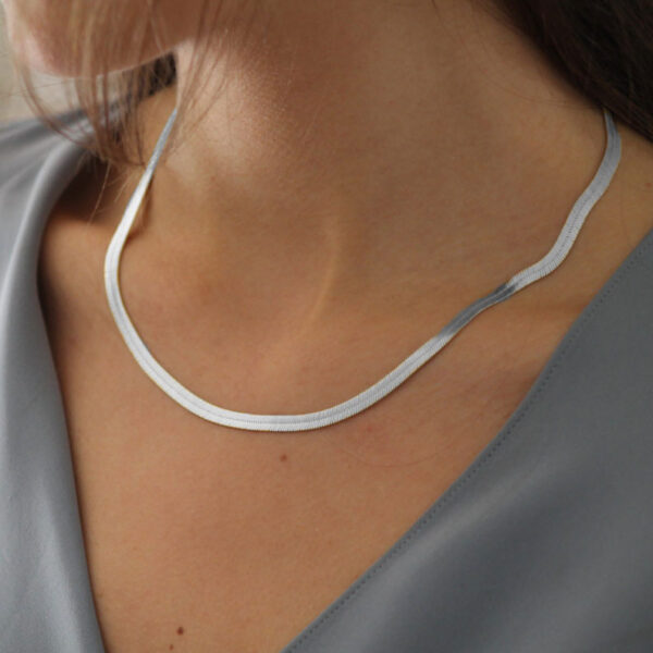 Køb Flad Slange Choker 4mm billigt online tilbud