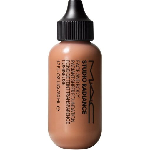 shop MAC Studio Radiance Face And Body Radiant Sheer Foundation 50 ml - W4 af MAC Cosmetics - online shopping tilbud rabat hos shoppetur.dk