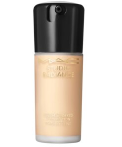 shop MAC Studio Radiance Serum-Powered Foundation 30 ml - NC17.5 af MAC Cosmetics - online shopping tilbud rabat hos shoppetur.dk