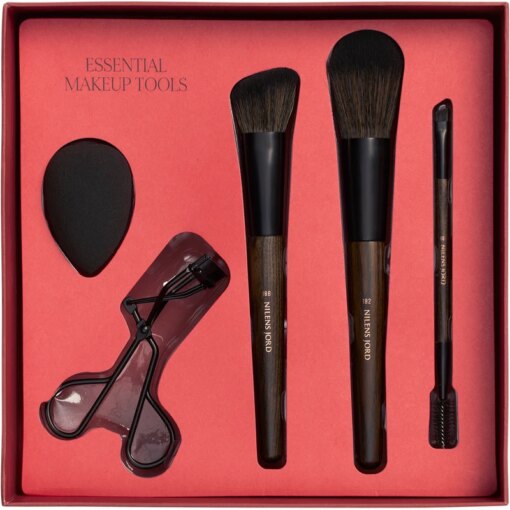 shop Nilens Jord Essentials Makeup Tools Gift Set (Limited Edition) af Nilens Jord - online shopping tilbud rabat hos shoppetur.dk