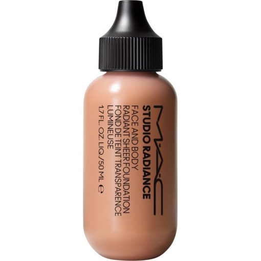 shop MAC Studio Radiance Face And Body Radiant Sheer Foundation 50 ml - W3 af MAC - online shopping tilbud rabat hos shoppetur.dk