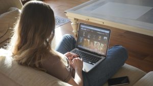 Photo avoid overspending online